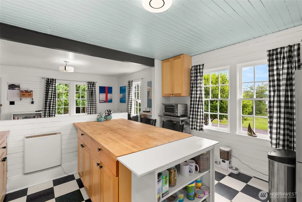 12 Main Street E South Bend, WA 98586