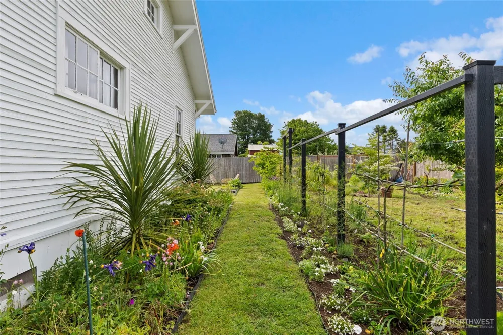 12 Main Street E South Bend, WA 98586