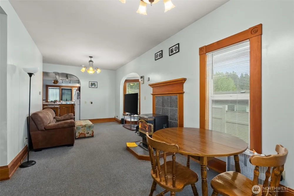 722 E Cowlitz Street South Bend, WA 98586