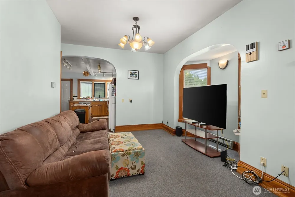 722 E Cowlitz Street South Bend, WA 98586