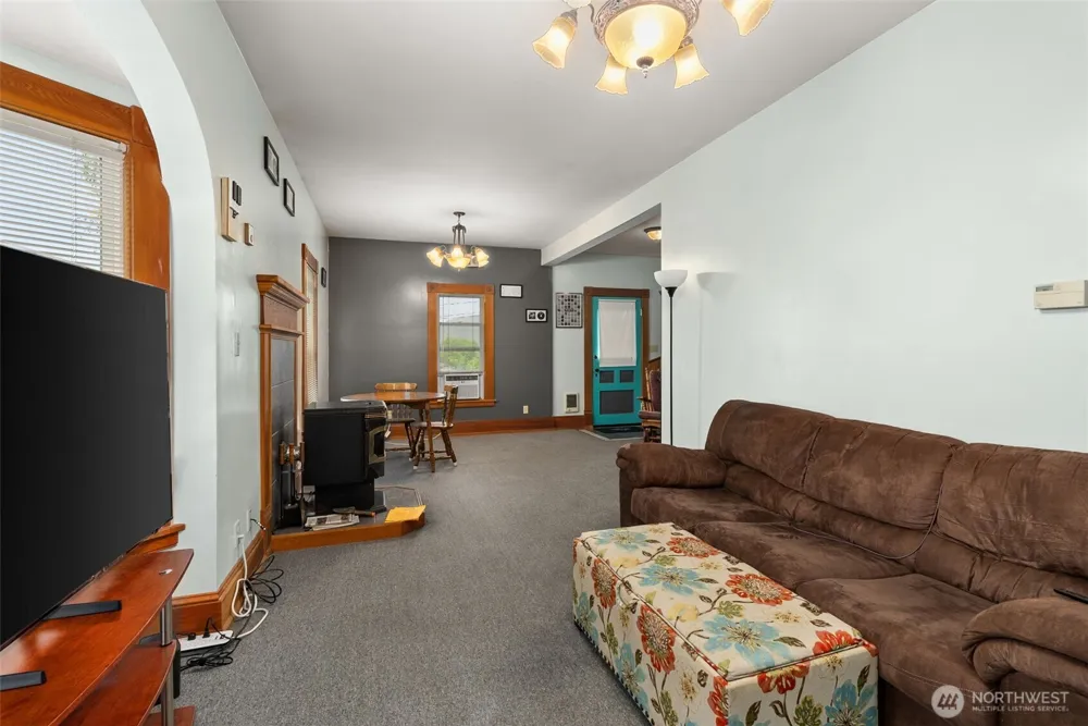 722 E Cowlitz Street South Bend, WA 98586