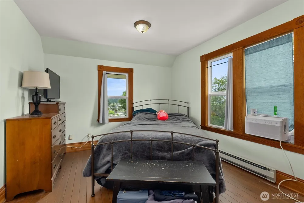 722 E Cowlitz Street South Bend, WA 98586