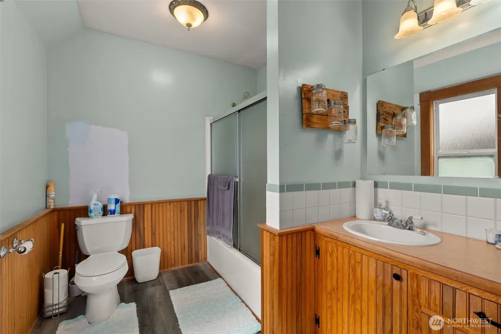 722 E Cowlitz Street South Bend, WA 98586