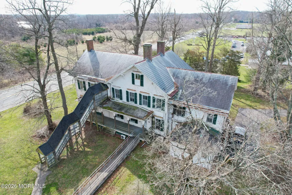 184186 State Route 34 Holmdel, NJ 07733