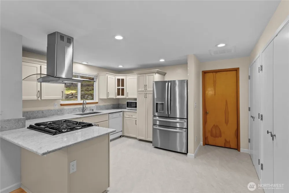 6712 53rd Street W University Place, WA 98467