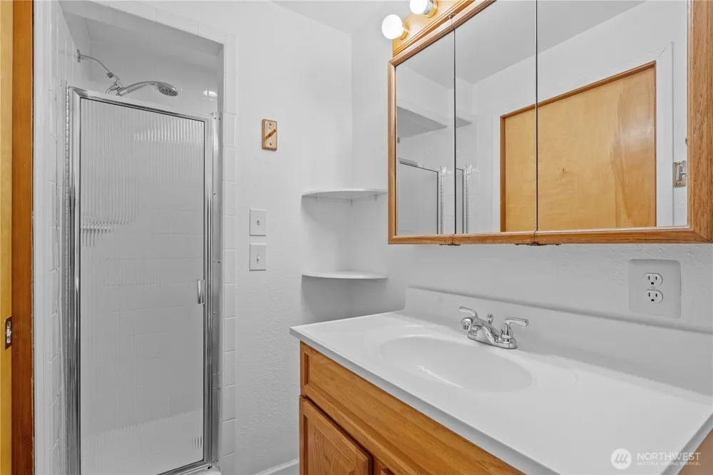 6712 53rd Street W University Place, WA 98467