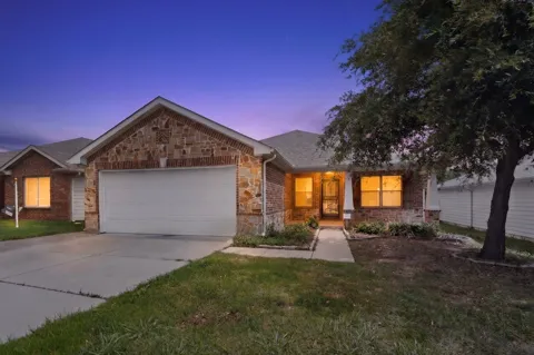 1933 E Dickey Drive