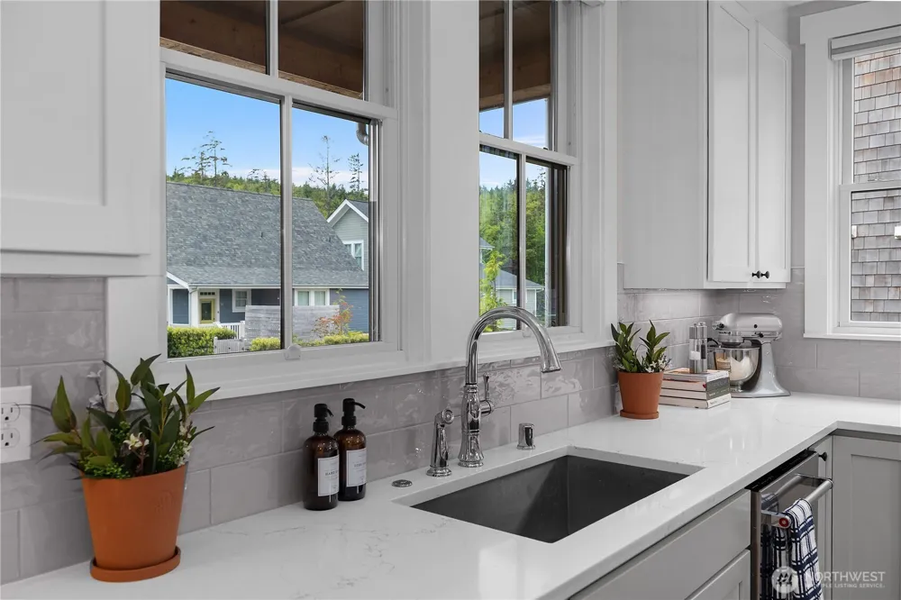 41 Cedar Run Loop Pacific Beach, WA 98571