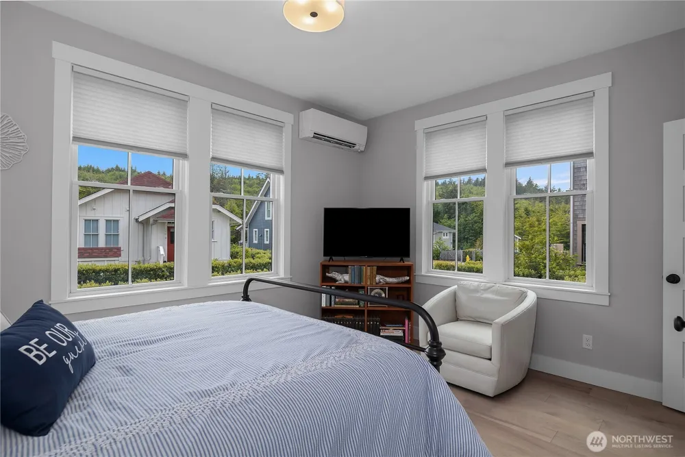 41 Cedar Run Loop Pacific Beach, WA 98571