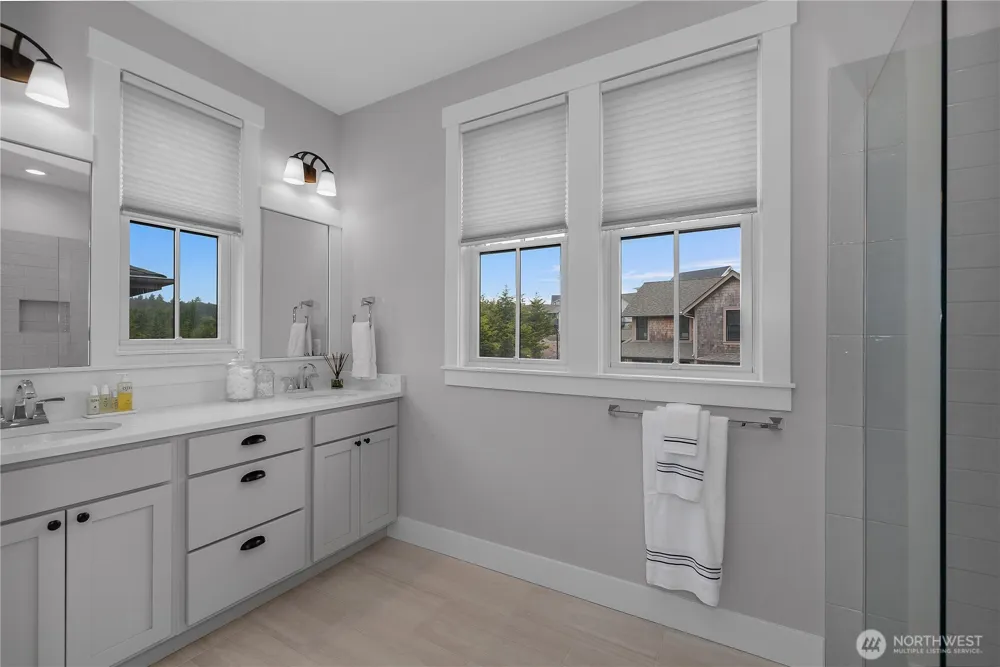 41 Cedar Run Loop Pacific Beach, WA 98571