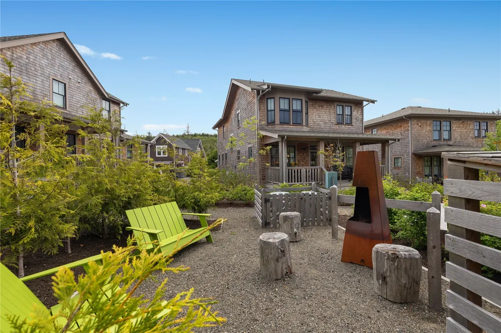 41 Cedar Run Loop Pacific Beach, WA 98571