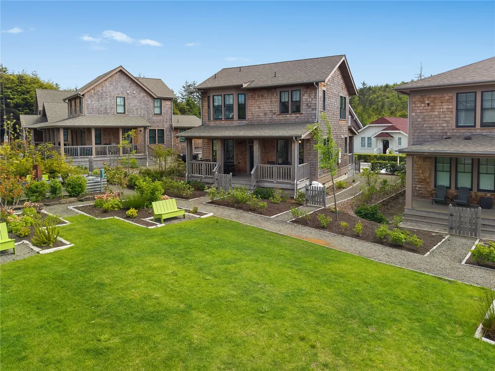 41 Cedar Run Loop Pacific Beach, WA 98571