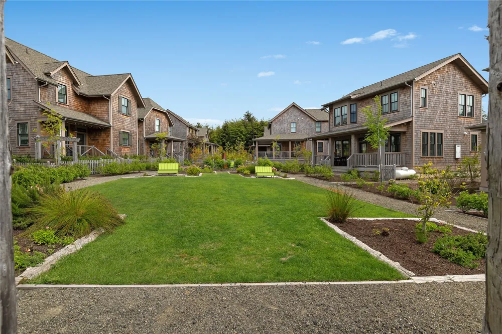 41 Cedar Run Loop Pacific Beach, WA 98571