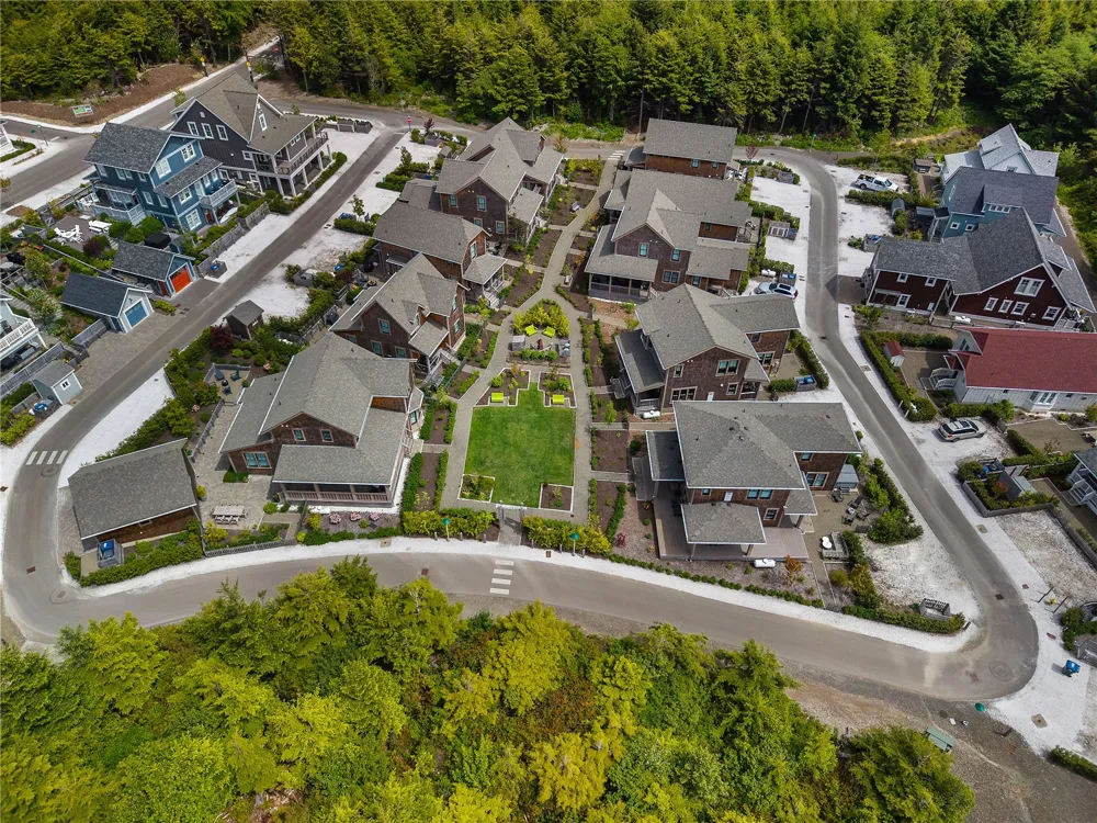 41 Cedar Run Loop Pacific Beach, WA 98571