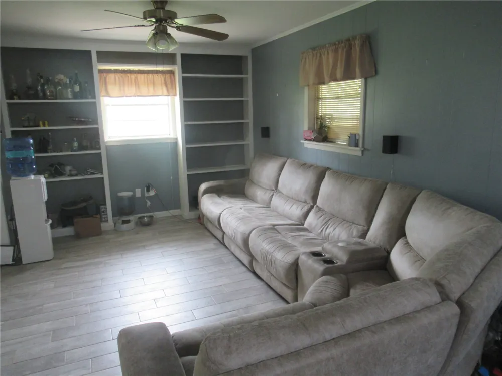 24133 Highway 157 Springhill, LA 71075