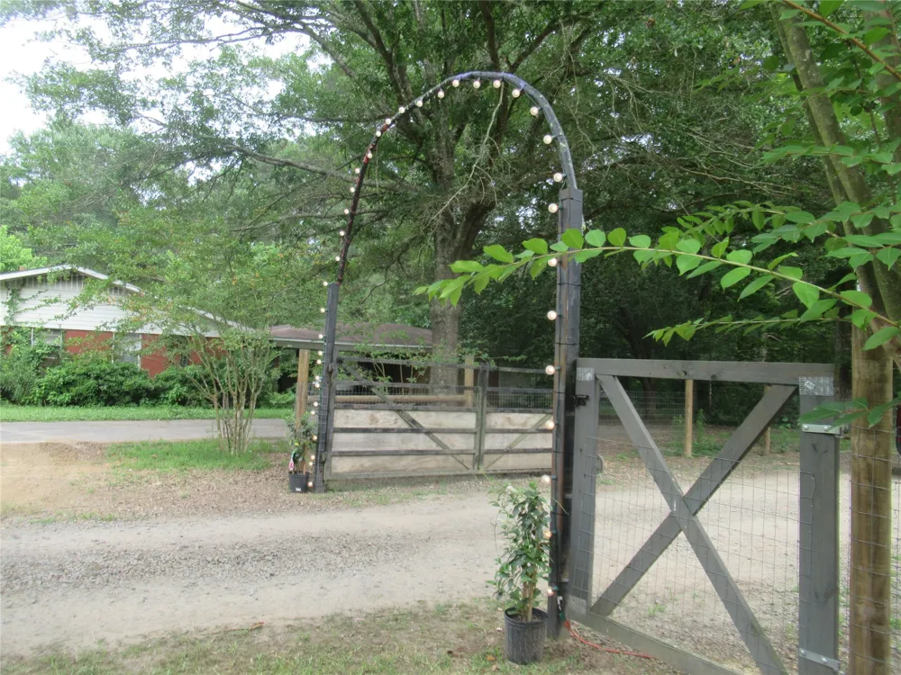 24133 Highway 157 Springhill, LA 71075