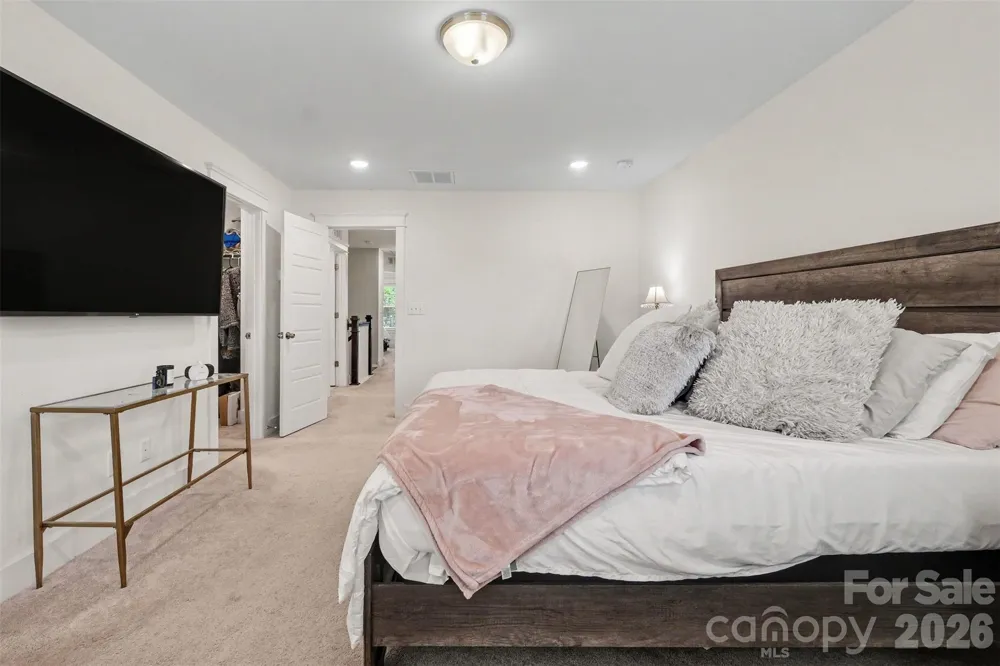 2202 Bexar Trail Matthews, NC 28105