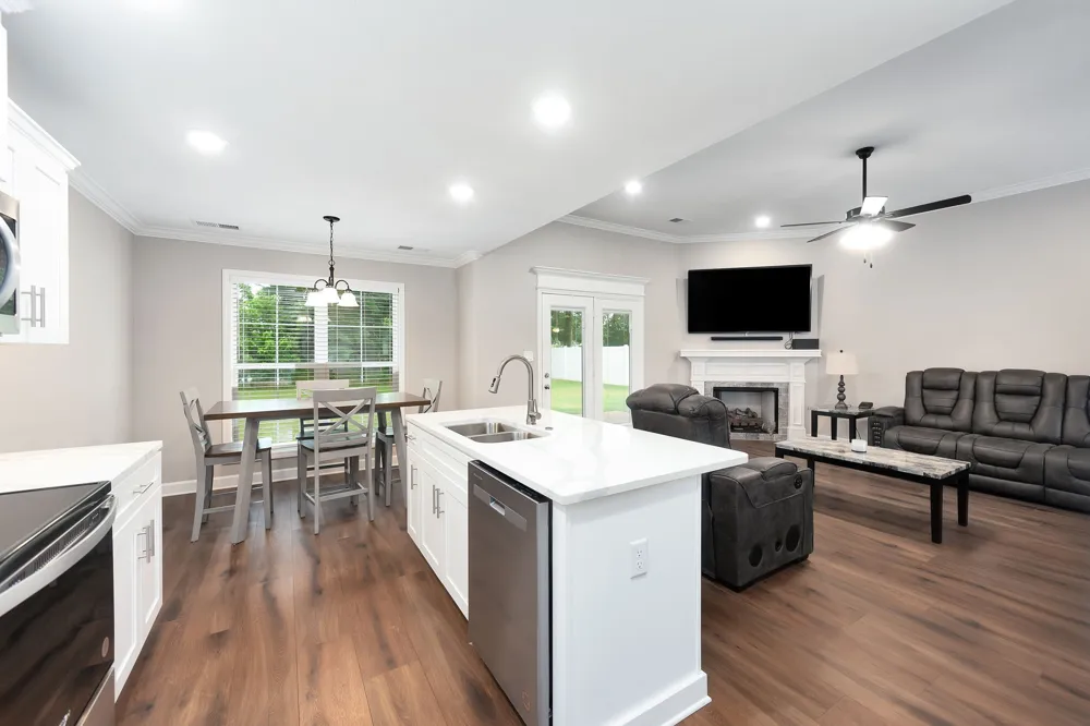 54 Golden Brooke Dr Jackson, TN 38305