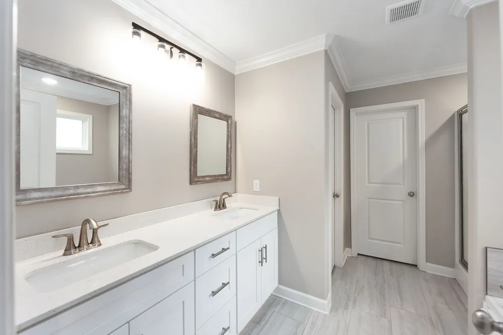 54 Golden Brooke Dr Jackson, TN 38305