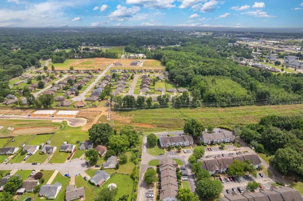 54 Golden Brooke Dr Jackson, TN 38305