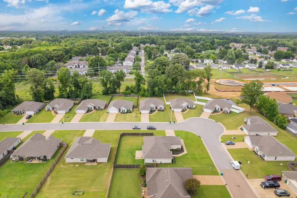 54 Golden Brooke Dr Jackson, TN 38305