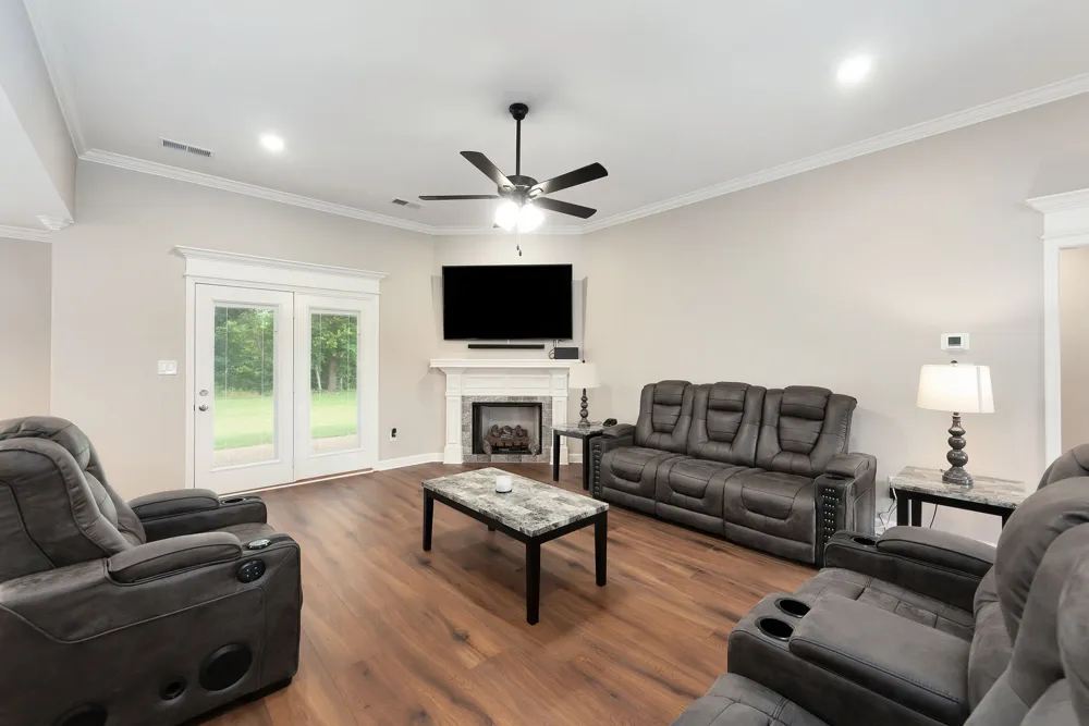 54 Golden Brooke Dr Jackson, TN 38305