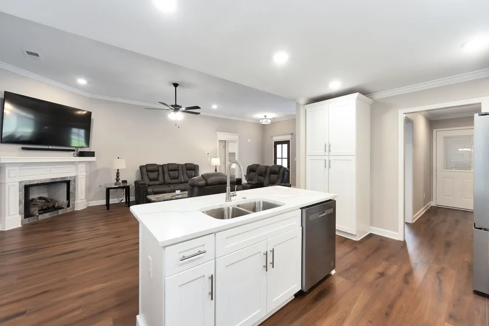 54 Golden Brooke Dr Jackson, TN 38305