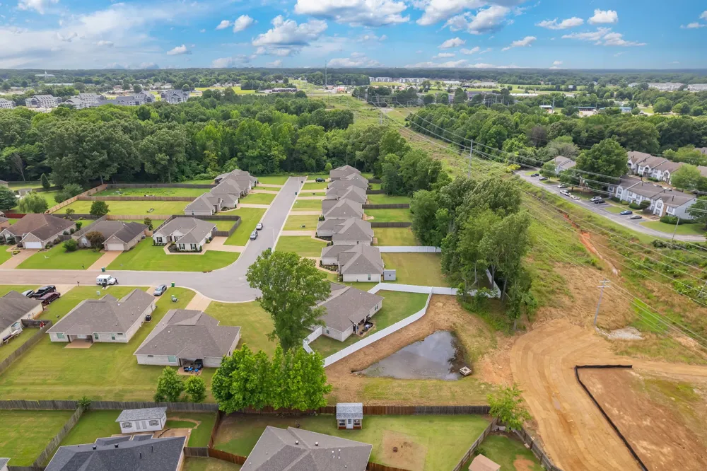 54 Golden Brooke Dr Jackson, TN 38305