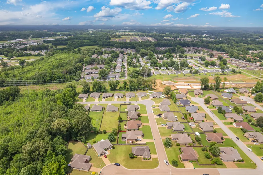54 Golden Brooke Dr Jackson, TN 38305