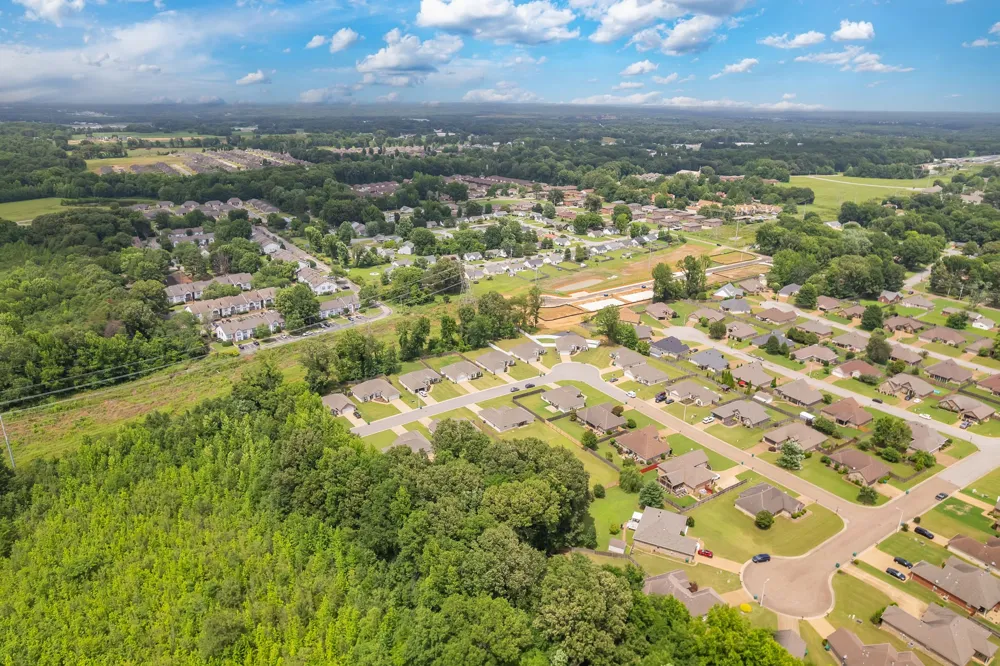 54 Golden Brooke Dr Jackson, TN 38305