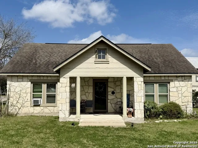 705 Weir Karnes City, TX 78118