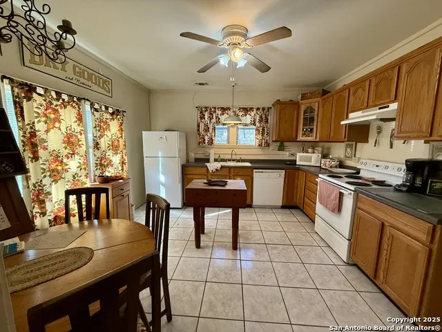 705 Weir Karnes City, TX 78118