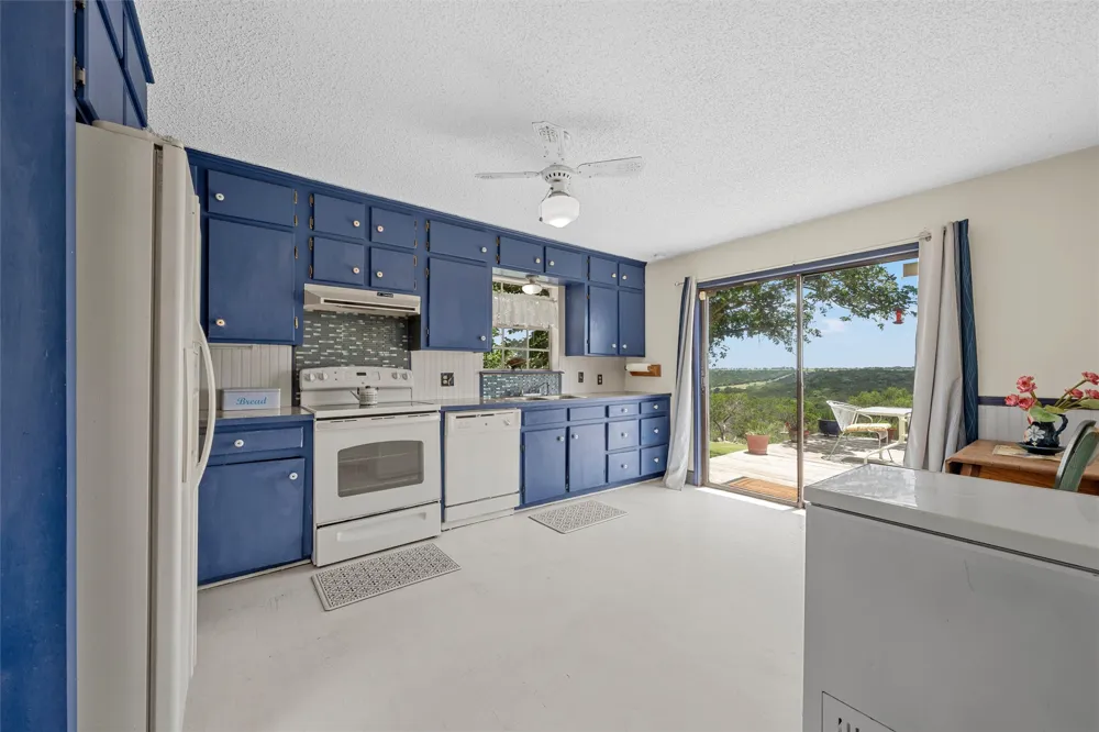 8395 STATE HIGHWAY 22 Meridian, TX 76665