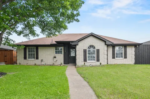 1313 Crosscreek Lane