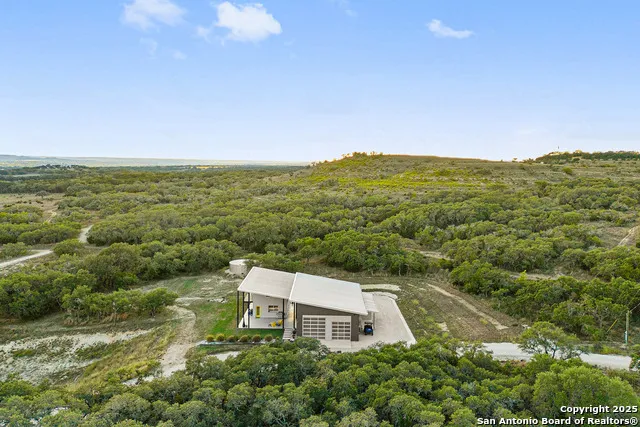 370 Gray Wolf Blanco, TX 78606