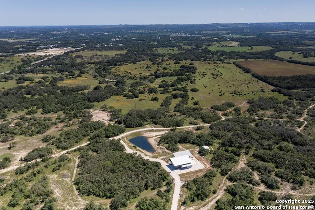 370 Gray Wolf Blanco, TX 78606