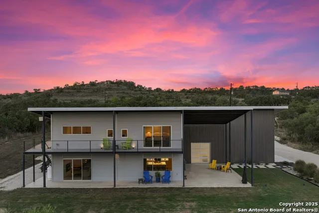 370 Gray Wolf Blanco, TX 78606