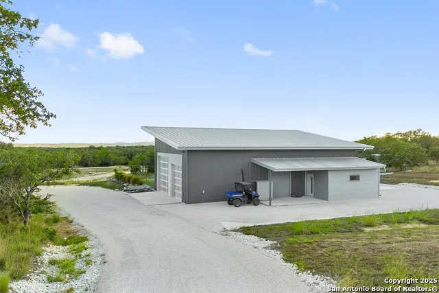 370 Gray Wolf Blanco, TX 78606