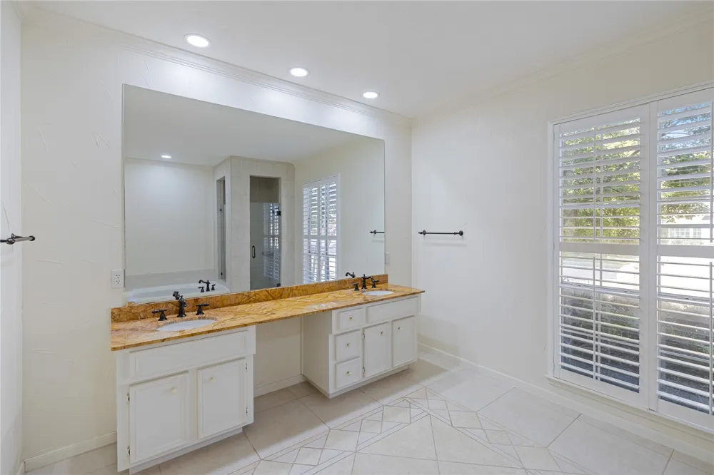 905 Silverthorne Trail Highland Village, TX 75077
