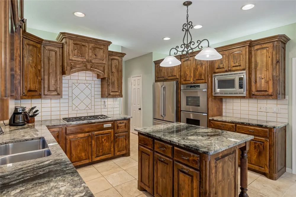 905 Silverthorne Trail Highland Village, TX 75077