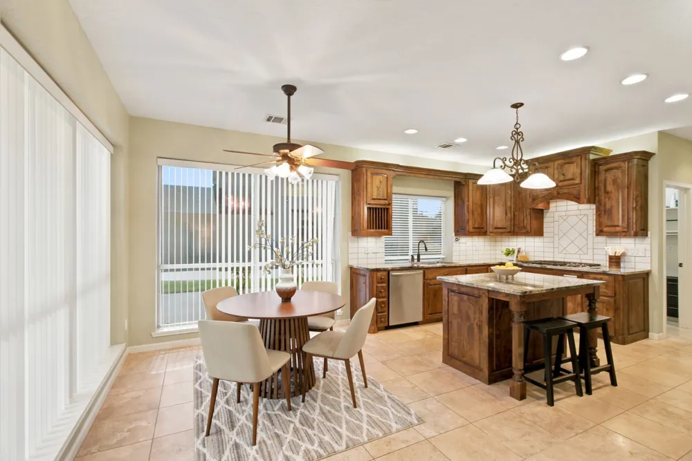 905 Silverthorne Trail Highland Village, TX 75077