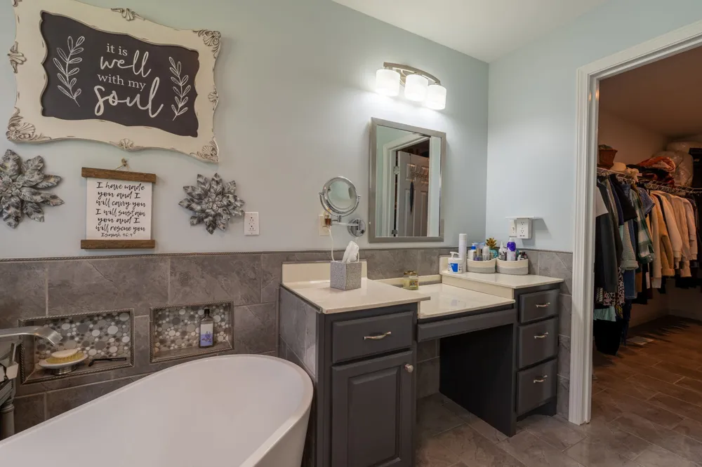 153 Center Point Dr Summertown, TN 38483