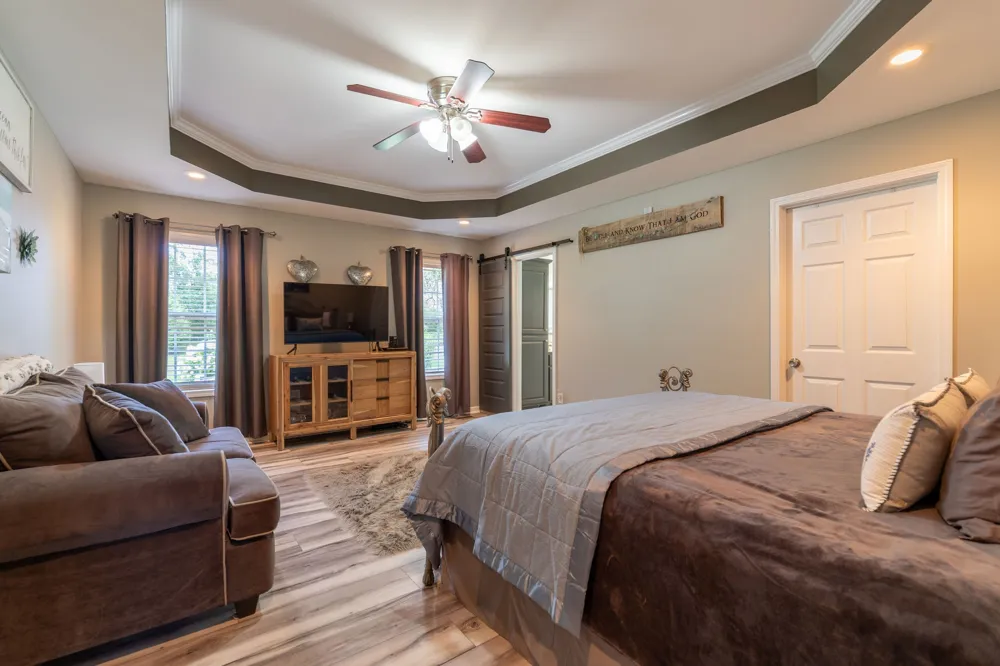 153 Center Point Dr Summertown, TN 38483
