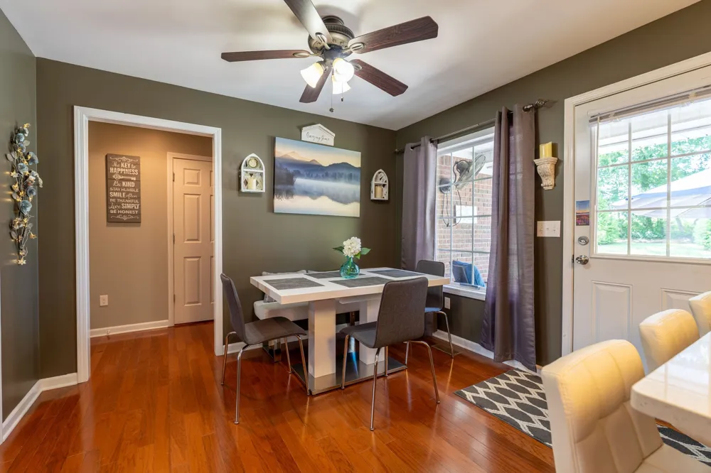 153 Center Point Dr Summertown, TN 38483
