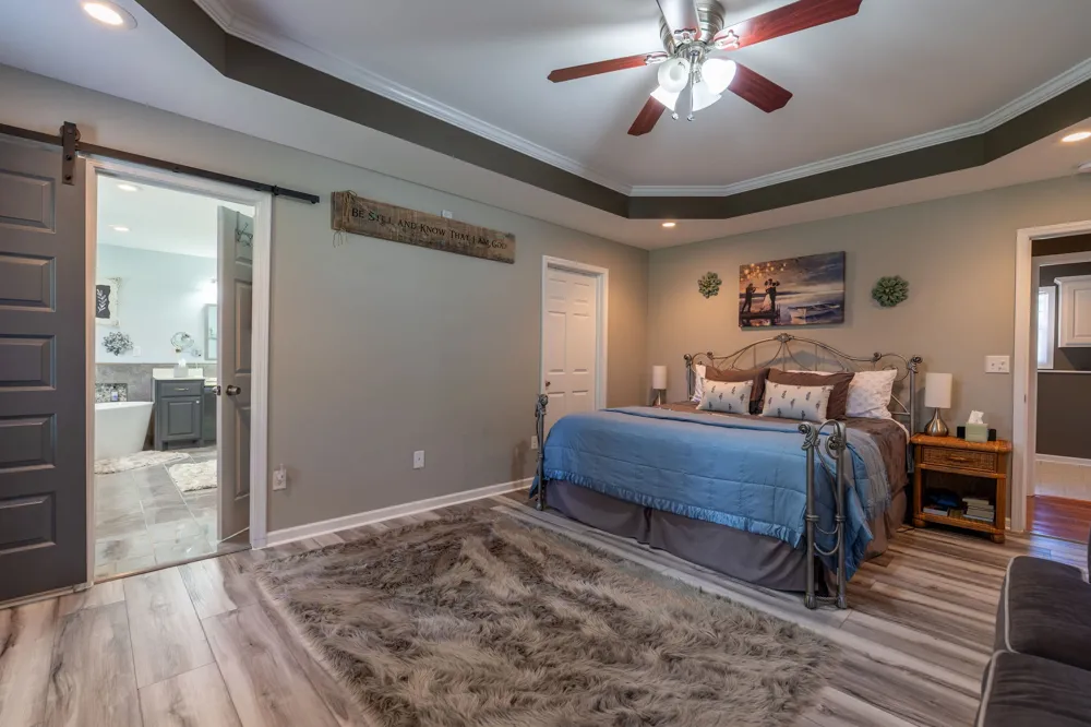 153 Center Point Dr Summertown, TN 38483