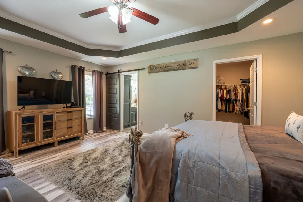 153 Center Point Dr Summertown, TN 38483