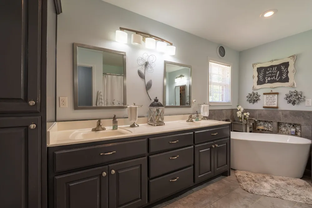 153 Center Point Dr Summertown, TN 38483