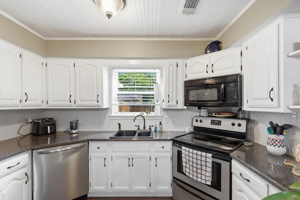 246 Mccarley Place McKinney, TX 75071