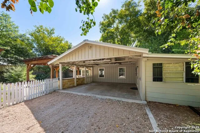 105 E. Centre St Fredericksburg, TX 78624
