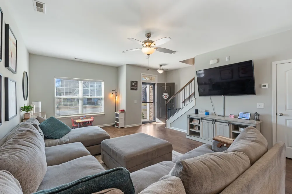 714 Monarchos Bnd Burns, TN 37029